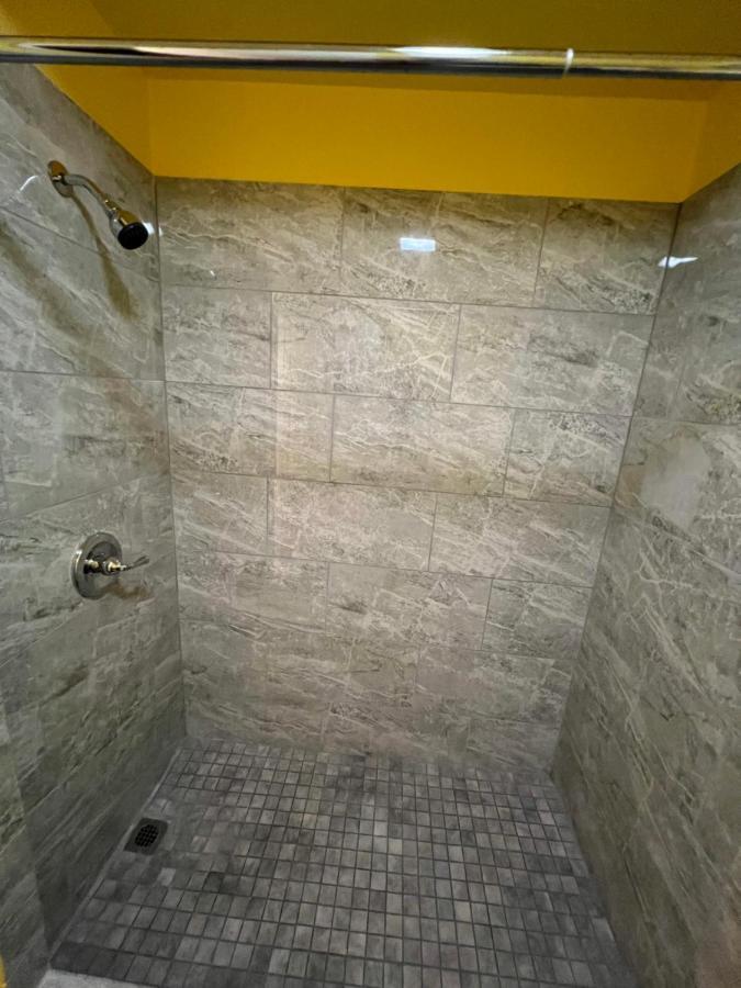 Dragon Inn & Suites Fayette 외부 사진