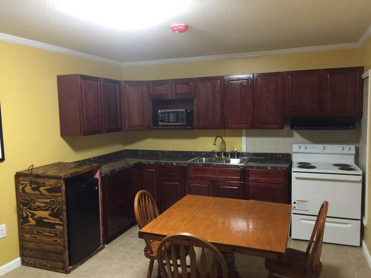 Dragon Inn & Suites Fayette 외부 사진
